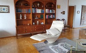 Large Apartment With 4 Bedrooms, Central Location